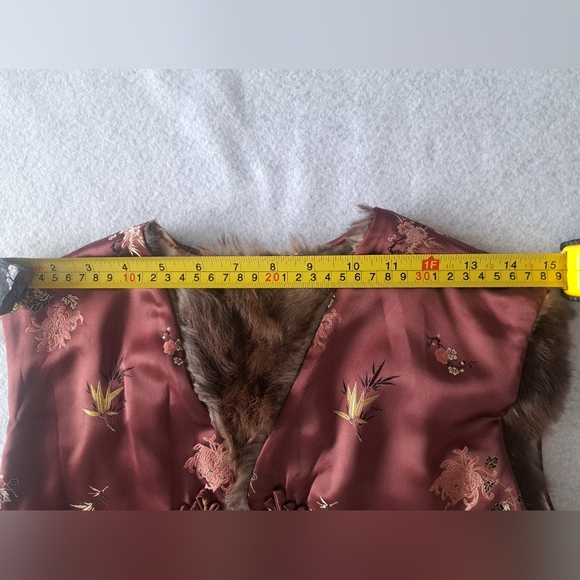 Vintage Chinese Deep Burgundy Reversible Floral Rabbit Fur Vest - Picture 9 of 15